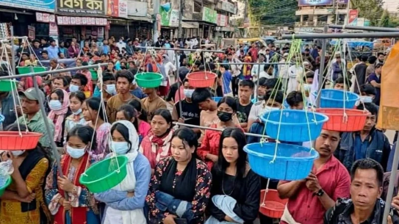 পার্বত্য চট্টগ্রাম-৩০০ আসনে দাঁড়ি পাল্লার পক্ষে চাকমা-মারমা-ত্রিপুরাদের গণমিছিল