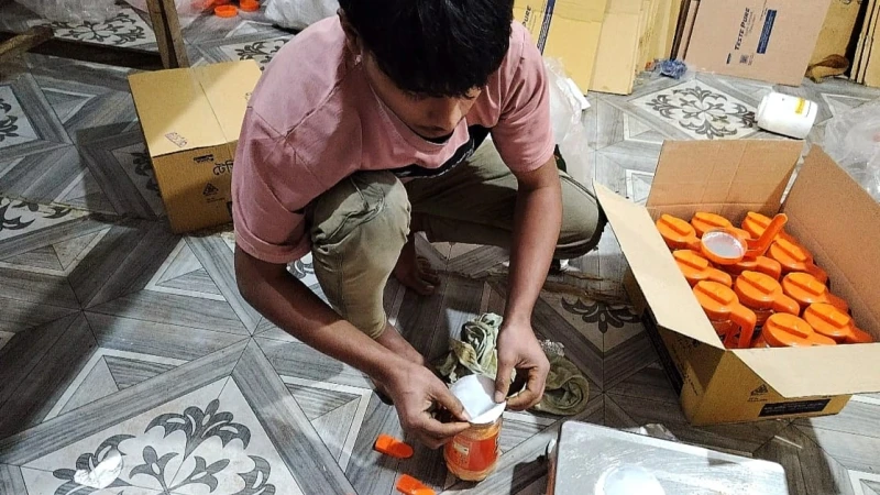 মুরাদনগরে নিম্নমানের কাঁচামালে পণ্য উৎপাদন, অনুমোদনহীন কারখানায় রমরমা বাণিজ্য