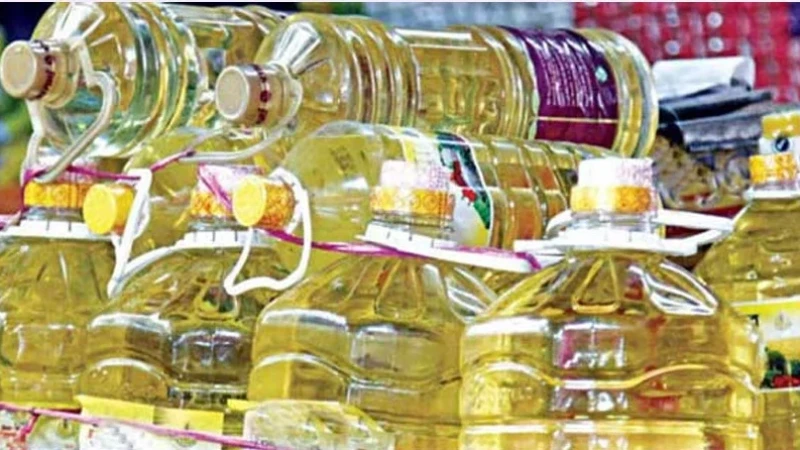 যুদ্ধের অজুহাতে সয়াবিন তেলের দামও বেড়েছে