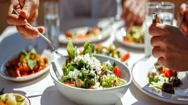 দ্রুত খাওয়ার অভ্যাস কমাবেন যেভাবে