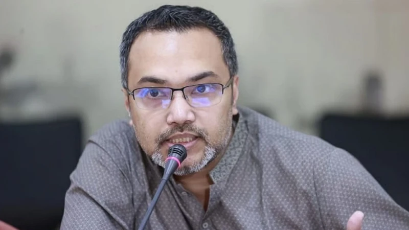 লটারি বাদ দিয়ে আবার ভর্তি পরীক্ষার দিকে যেতে চায় সরকার