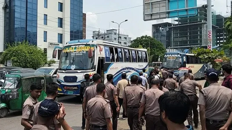 মহাখালীতে অবৈধ পার্কিংয়ের দায়ে শতাধিক মামলা