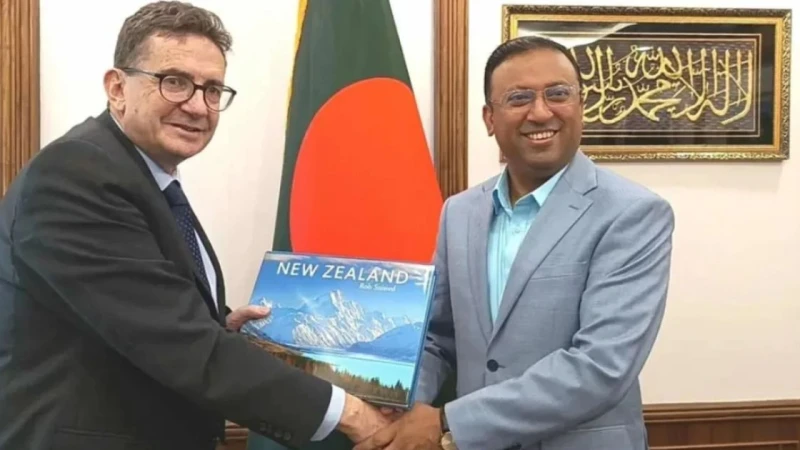 উপদেষ্টা হুমায়ুন কবিরের সঙ্গে নিউজিল্যান্ড হাইকমিশনারের সাক্ষাৎ