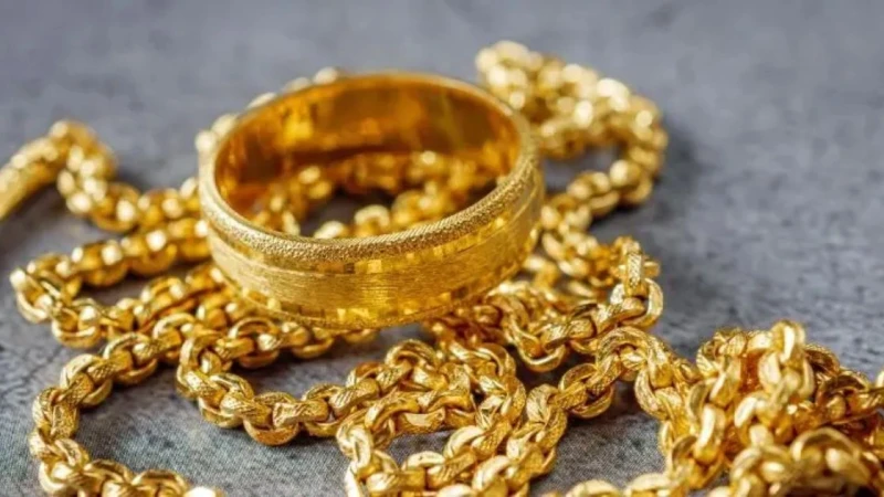স্বর্ণের দামে টানা দরপতন, ভরিতে কমলো যত