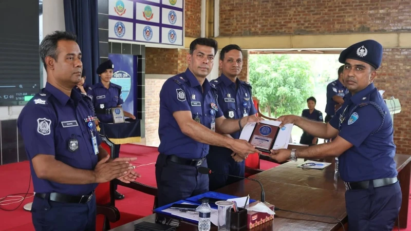চট্টগ্রাম জেলার শ্রেষ্ঠ ওসি নির্বাচিত পটিয়ার জিয়াউল হক