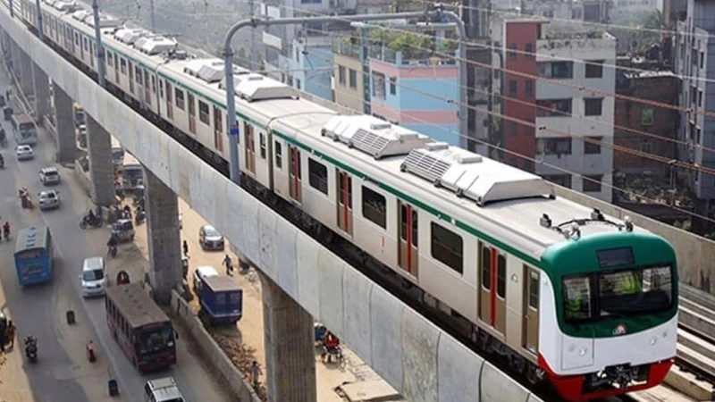 মেট্রোরেল চলাচলের সময় বাড়ছে
