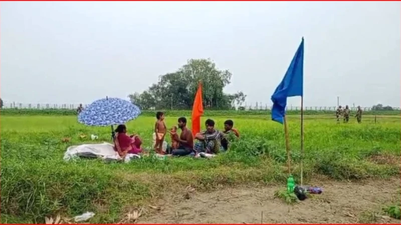 শূন্যরেখায় ৭৮ ঘণ্টা ধরে দুই শিশুকে নিয়ে মানবেতর জীবন, বিপাকে এক পরিবার