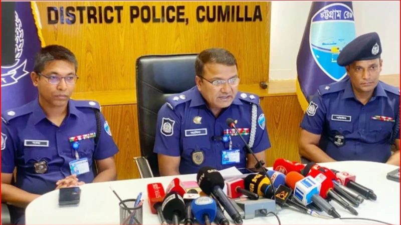 কুমিল্লায় অটোরিকশা ছিনতাইয়ের উদ্দেশ্যে চালককে হত্যা, ১২ ঘণ্টায় দুইজন গ্রেপ্তার