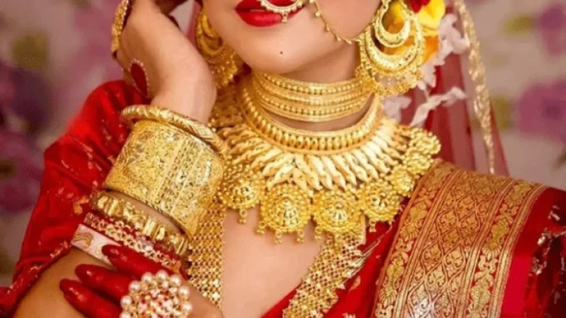 দেশের বাজারে আবারও কমল সোনার দাম