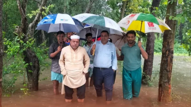 পটিয়ায় টানা বর্ষণে নিম্নাঞ্চল প্লাবিত: ভেসে গেছে পুকুরের মাছ ও কৃষি সম্পদ