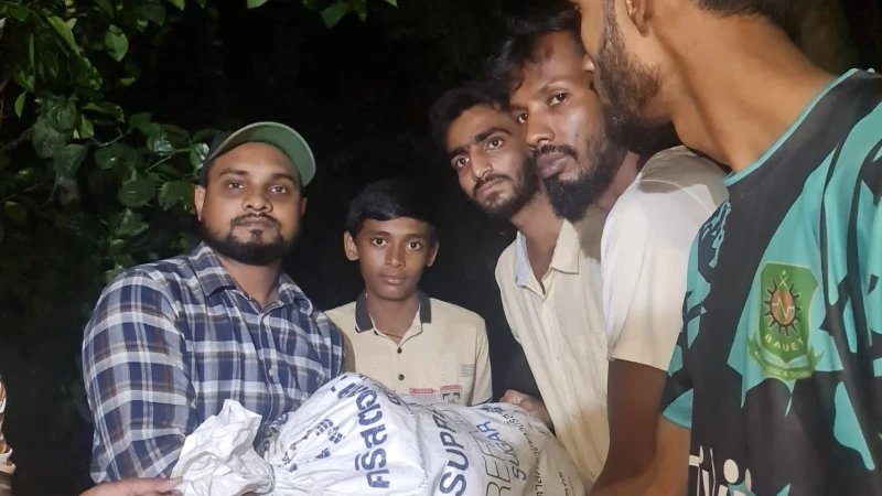 পটিয়ায় বন্যার্তদের পাশে এনসিপি, উপহারসামগ্রী বিতরণ ও পুনর্বাসনের আশ্বাস