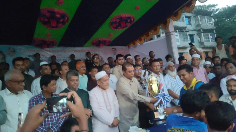 পটিয়ায় শহীদ জিয়া স্মৃতি সংসদ প্রীতি ফুটবল টুর্নামেন্টে ভাটিখাইন চ্যাম্পিয়ন