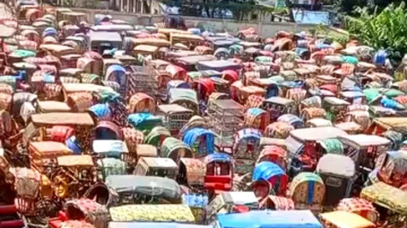 অভিযানেও থামছে না অবৈধ অটোরিকশা, ডাম্পিং এড়াতে আরও বেপরোয়া চালকরা