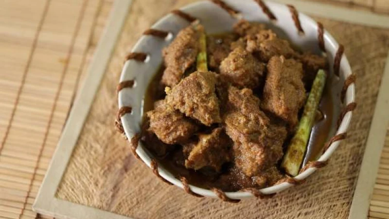 জেনে নিন ভিনদেশি পদ বিফ র‍্যানড্যাংয়ের রেসিপি