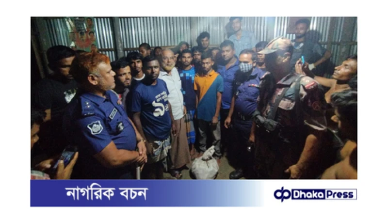 ৭০ বোতল ফেন্সিডিলসহ যুবককে পুলিশে সোপর্দ করলো শিক্ষার্থীরা 