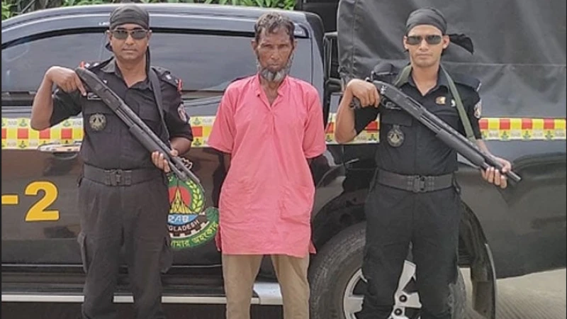 মানবতাবিরোধী অপরাধ মামলায় পলাতক আসামি গ্রেপ্তার