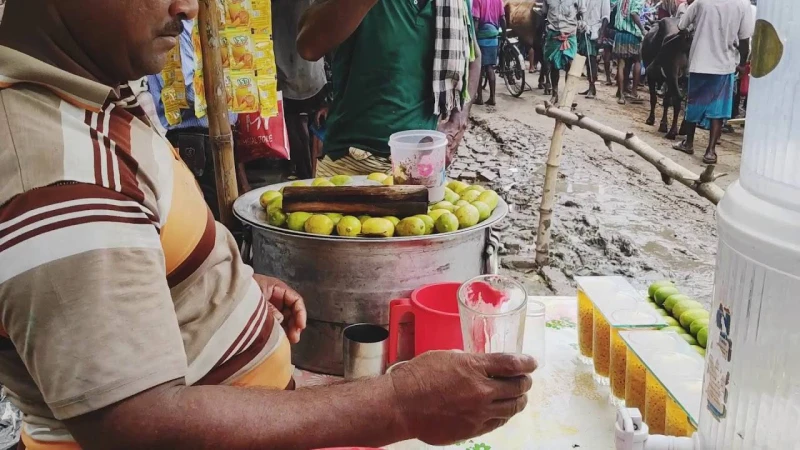 গরমে আরাম হলেও যেসব খাবার অস্বাস্থ্যকর