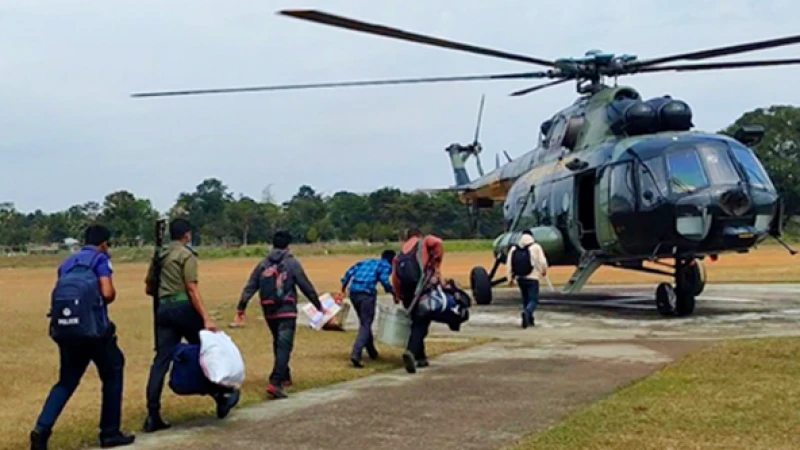 সাজেক অবরোধ: হাজার হাজার পর্যটক আটকে, হেলিকপ্টারে উদ্ধার