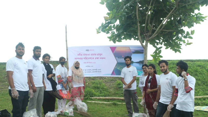 নদীর নাব্যতা রক্ষায় রাজশাহীর ইউথ ফোরামের পরিচ্ছন্নতা অভিযান 