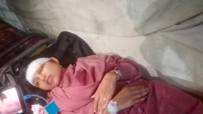 নাটোরে কৃষি কর্মকর্তাকে রড দিয়ে আঘাত