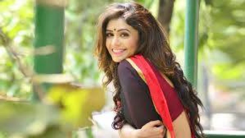ঋতাভরীর ব্যক্তিগত জীবন: নতুন প্রেমে মজেছেন অভিনেত্রী