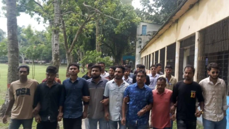 পলাশবাড়ীতে সরকারি কলেজ ছাত্রদলের উদ্যোগে মৌন মিছিল ও স্মরণ সভা