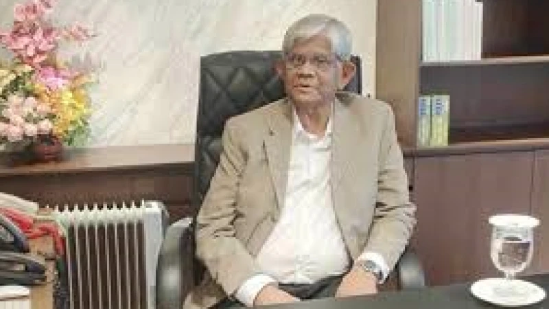 নিত্যপ্রয়োজনীয় পণ্যের অভাব হবে না: অর্থ উপদেষ্টা