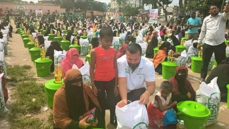 লাকসামে ৫শ পরিবার পেল অষ্ট্রেলিয়ার সাদাকা ওয়েলফেয়ার ফান্ডের খাদ‍্য সহায়তা