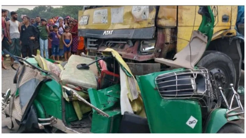 নরসিংদীতে ভয়াবহ সড়ক দুর্ঘটনা: সিএনজিচালিত অটোরিকশার ৬ যাত্রী নিহত