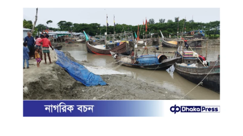 নিষেধাজ্ঞা উঠে মাছ ধরতে যাচ্ছে হাজার হাজার জেলে: মধ্যরাতে নামবেন সাগরে