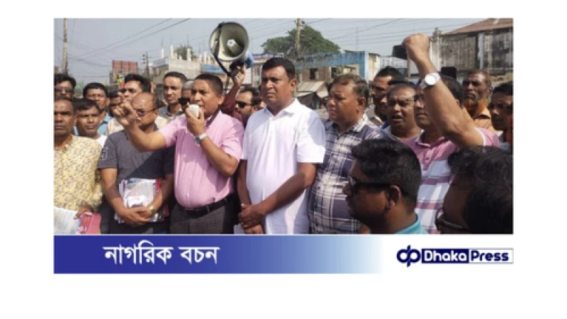 পলাশবাড়ীতে ৩১ দফার সম্বলিত লিফলেট বিতরণ করেন কেন্দ্রীয় যুবদলের সাধারণ সম্পাদক নরুল ইসলাম নয়ন