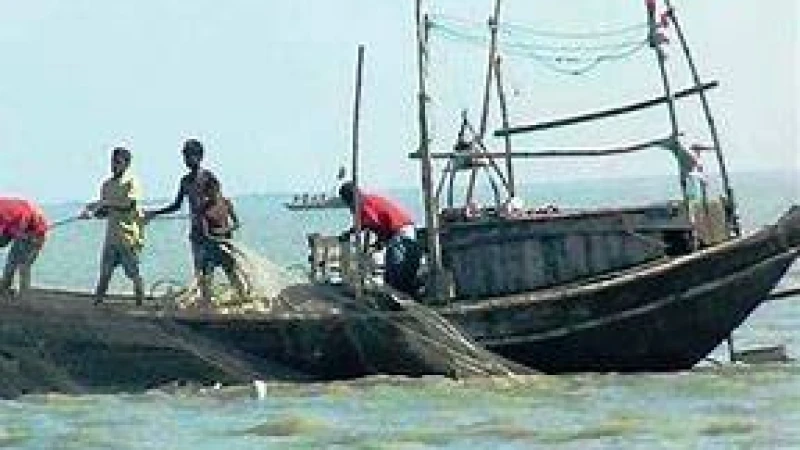 আজ থেকে সাগরে মাছ ধরায় ৬৫ দিনের নিষেধাজ্ঞা