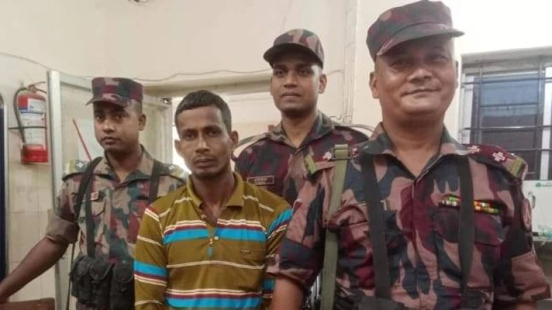 লালমনিরহাট সীমান্তে গরু পাচারকালে যুবক আটক