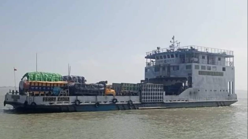 চিলমারীতে আবারও ফেরি চলাচল বন্ধ