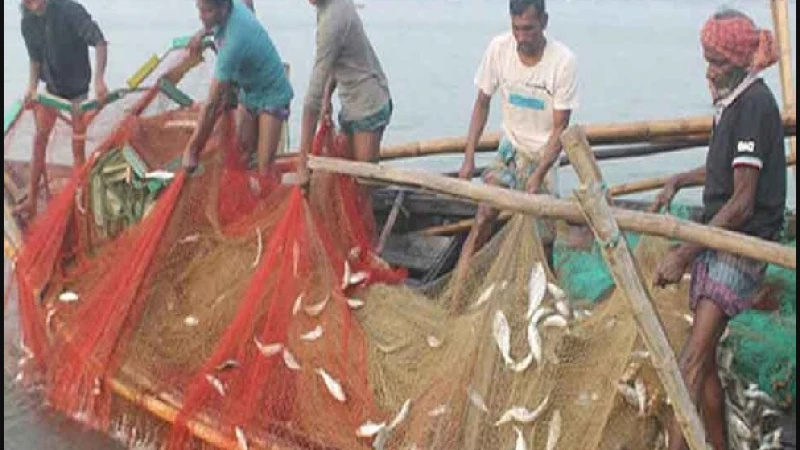 ২৩ জুলাই পর্যন্ত সাগরে মাছ ধরা বন্ধ