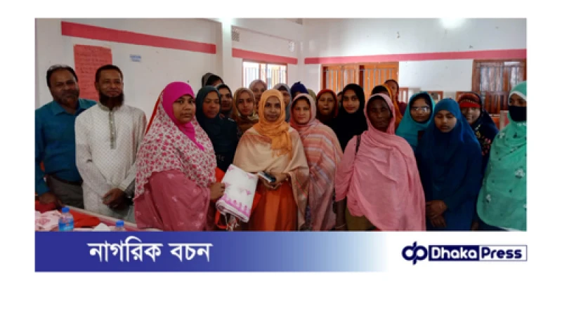 ফুলবাড়ীতে সাত দিন মেয়াদি ব্লক-বাটিক প্রশিক্ষণ কোর্স এর সমাপ্তি অনুষ্ঠান