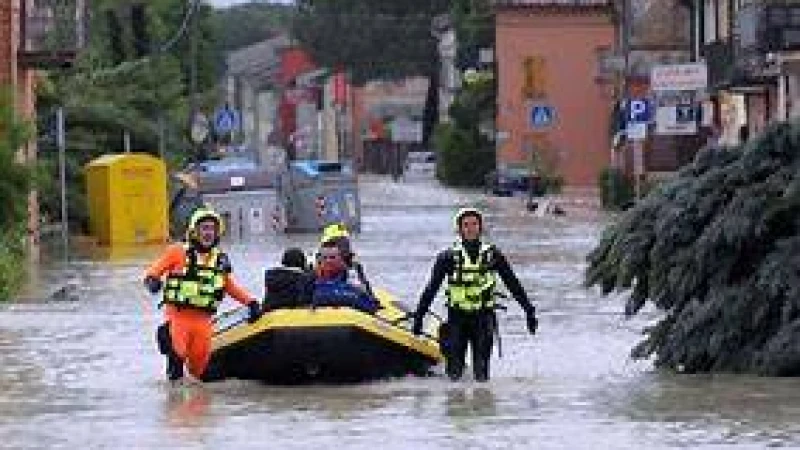 ইতালিতে ভয়াবহ বন্যায় ৩৬ হাজারেরও বেশি লোক ঘরবাড়ি হারা
