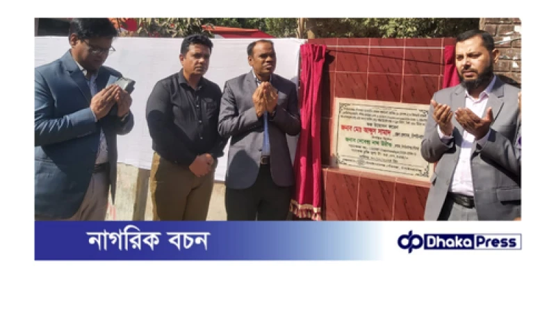 চাঁপাইনবাবগঞ্জ পৌরসভায় রাস্তা নির্মাণ কাজের উদ্বোধন