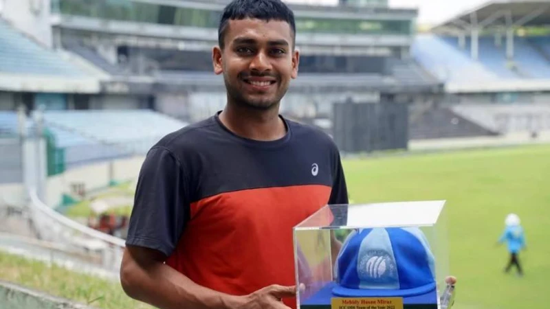 আইসিসির পুরস্কার হাতে পেলেন মিরাজ