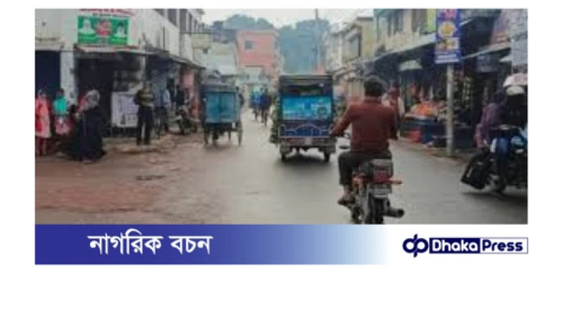 শীতের মধ্যে সাতক্ষীরায় হঠাৎ গুঁড়ি গুঁড়ি বৃষ্টি বিপাকে জনজীবন