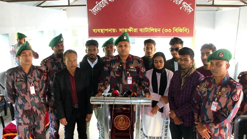 বৈষম্যবিরোধী আন্দোলনে আহত ছাত্র-জনতাকে ৩৩ বিজিবির পক্ষ অর্থ প্রদান করেন 