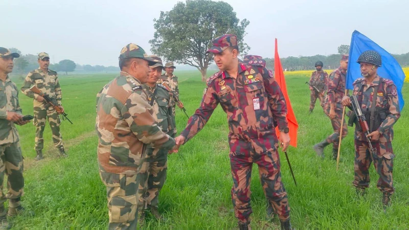 চৌকা সীমান্তে বিএসএফ কর্তৃক কাঁটাতারের বেড়া নির্মানে বিজিবি কর্তৃক বাঁধা প্রদান 