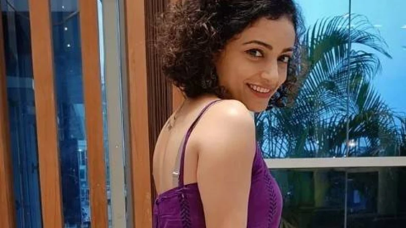 সড়কে প্রাণ গেল অভিনেত্রীর