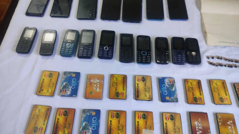 গাইবান্ধায় নিয়োগ পরিক্ষায় প্রক্সি-ডিভাইস ব্যবহার, গ্রেফতার ৪