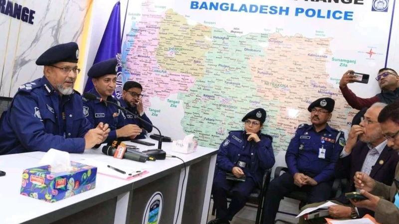 ময়মনসিংহে অত্যাধুনিক রেঞ্জ কমান্ড এন্ড কন্ট্রোল সেন্টার উদ্বোধন করলেন রেঞ্জ ডিআইজি 