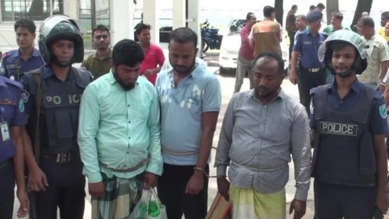 ছিনতাইয়ের টাকায় কিনেছেন জমি, করছেন বাড়ি!