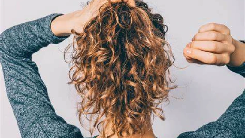 কোঁকড়া চুলের সমস্যা ও সমাধান