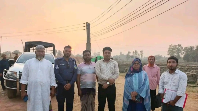 ময়মনসিংহ জেলা পরিবেশ অধিদপ্তর ফুলবাড়িয়া  উপজেলা অবৈধ ইটভাটার বিরুদ্ধে মোবাইল কোর্ট পরিচালিত