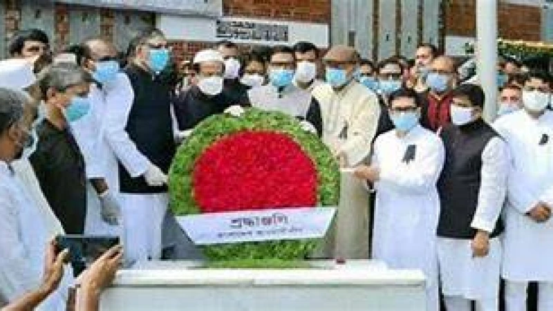 বিএনপির শ্রদ্ধা জিয়াউর রহমানের সমাধিতে