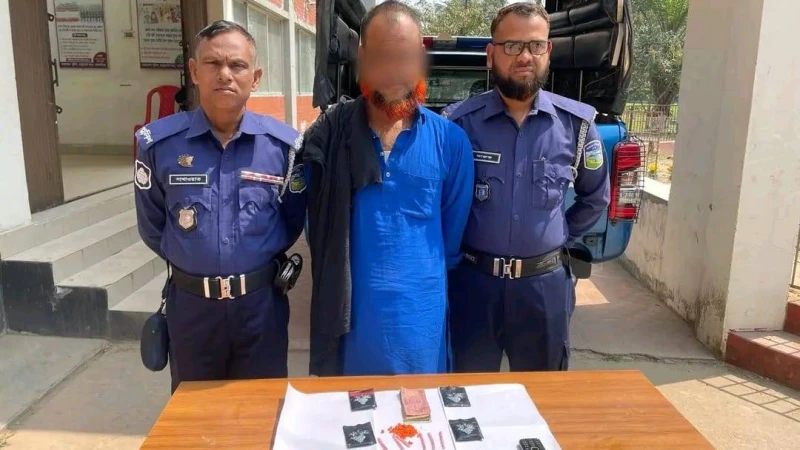 হালুয়াঘাট থানা পুলিশের অভিযানে  ৬২০ পিস ইয়াবাসহ আটক ০১